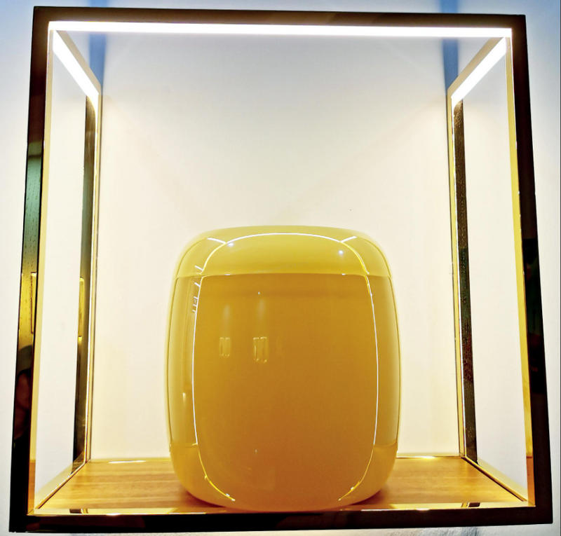 Beeswax Lazurite Urn